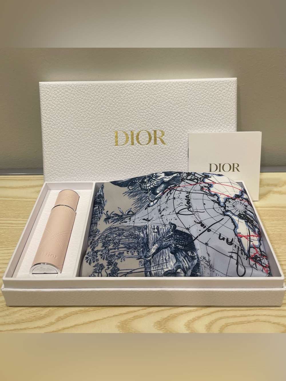 Dior Travel the World Vip gift set Blooming bouquet perfume and drawstring pouch